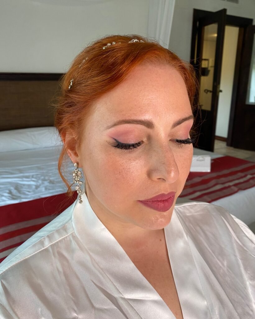 Maquillaje de novia con aerógrafo, maquillaje natural con pecas